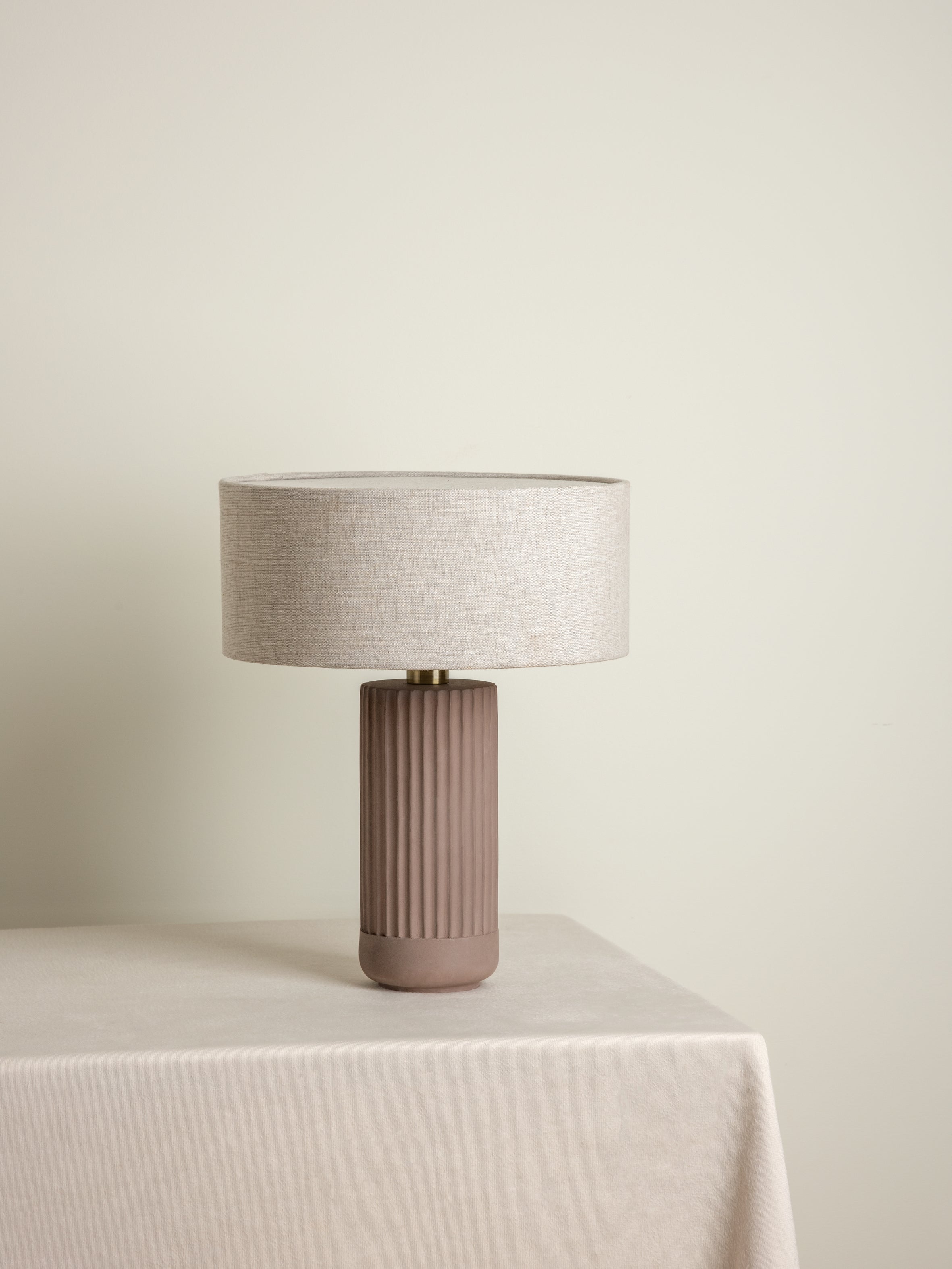 Avero - taupe ribbed concrete table lamp