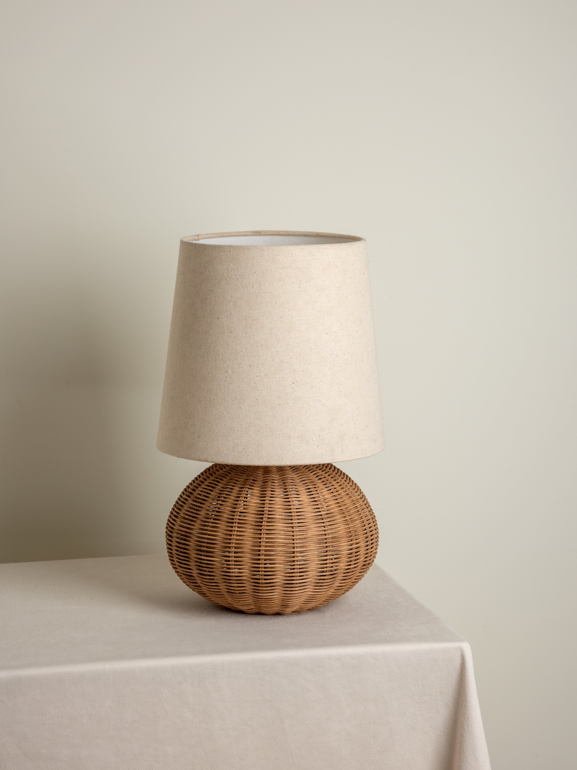 Sanvi - rattan globe table lamp